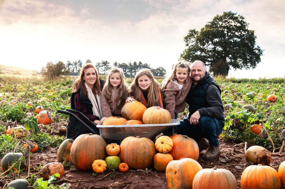 pumpkin field photoshoot by kara jade photography
