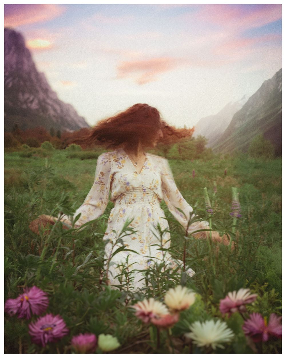 An award winner cinematographer from Ukraine, currently based in Vancouver, Canada.