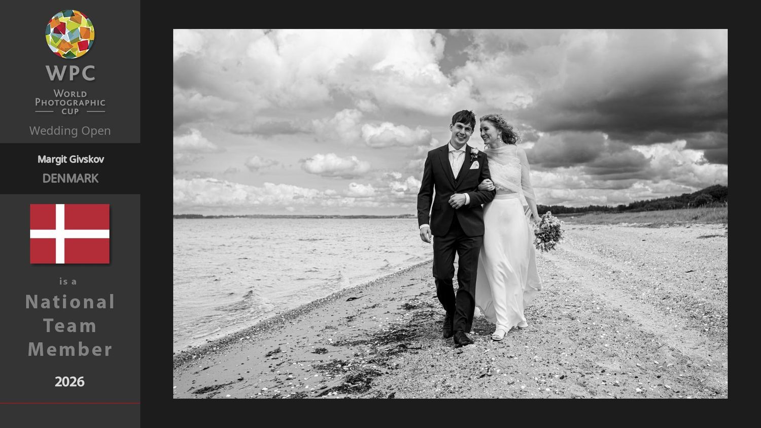 Diplom ader viser Margit Givskovs antagelse til det danske fotograflandshold i kategorien wedding open 2026.