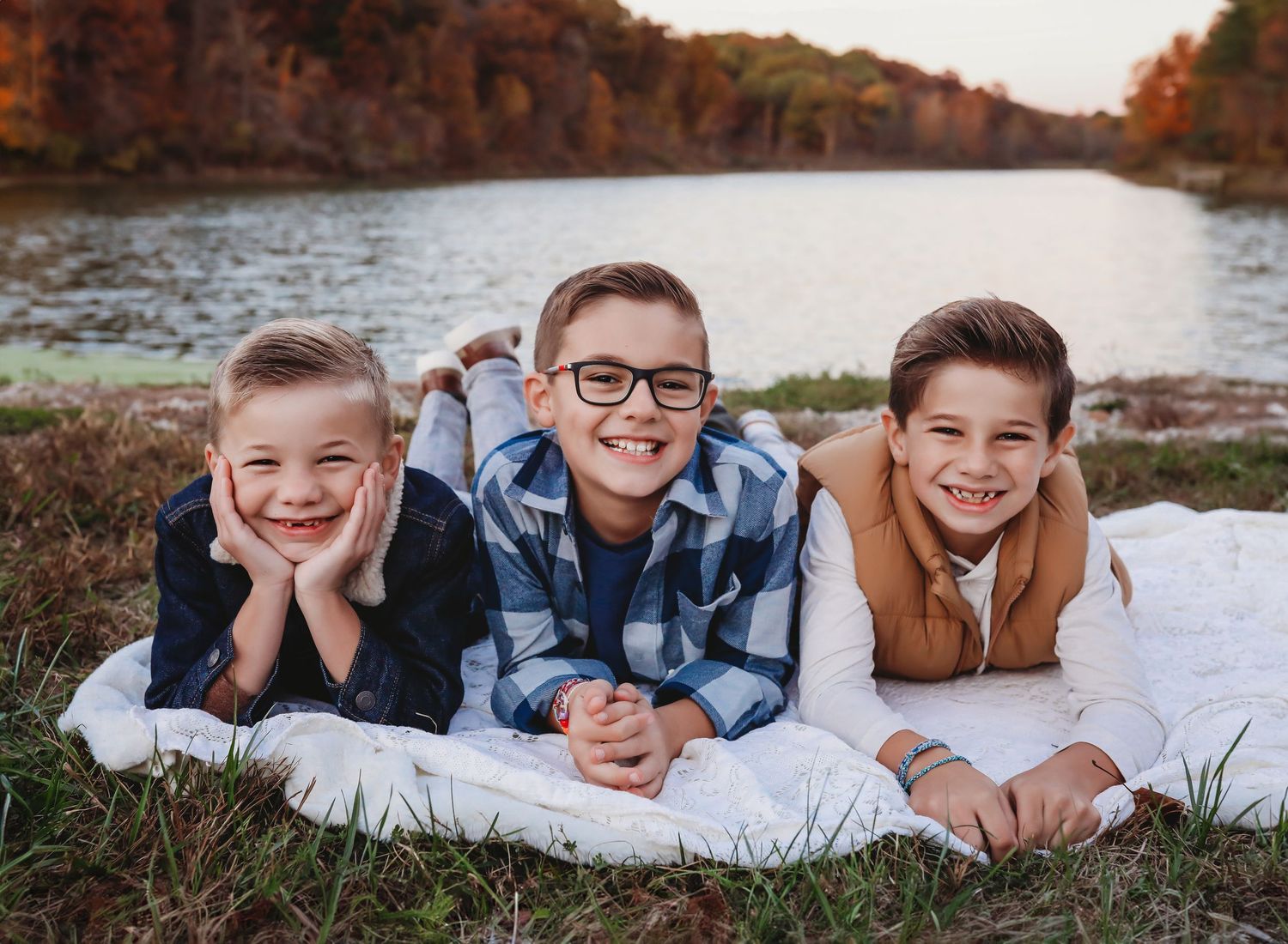 Children's group portrait session on blanket outdoors during fall season.
Best child's photographer in Illinois