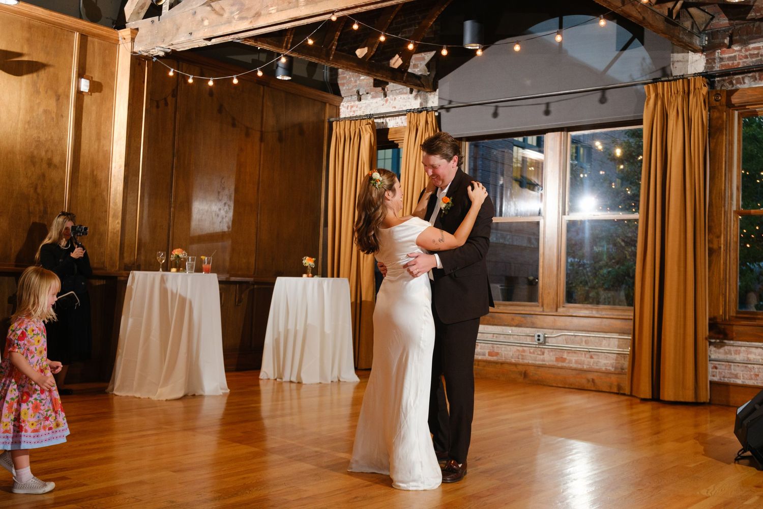 Packs Tavern Wedding. Bride and Groom First Dance Photography by Stephanie A Smith Photography