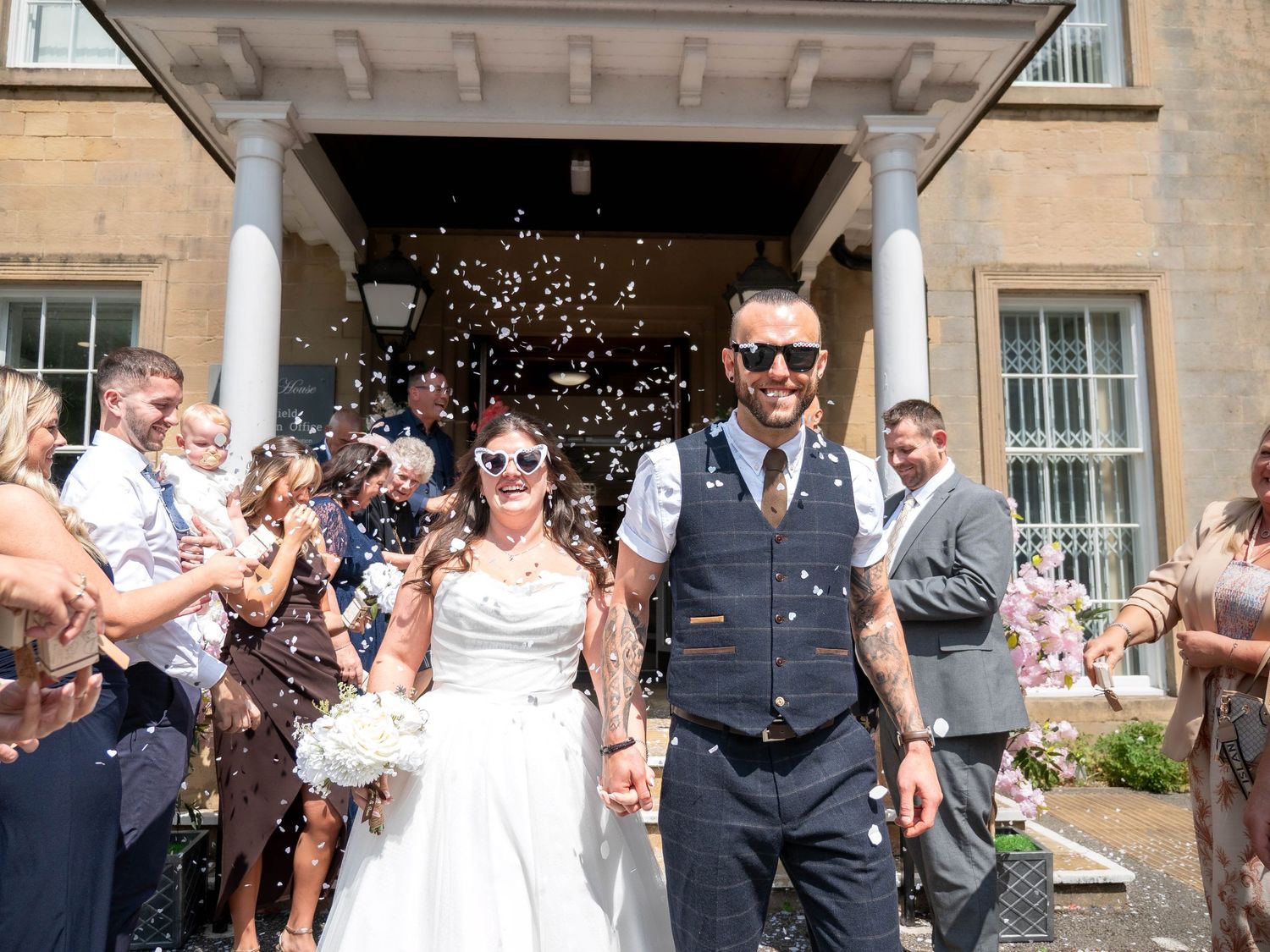 confetti shot couple walking through mansfield registry office nottinghamshire
wedding photographer
nottingham photographer
derby photograph