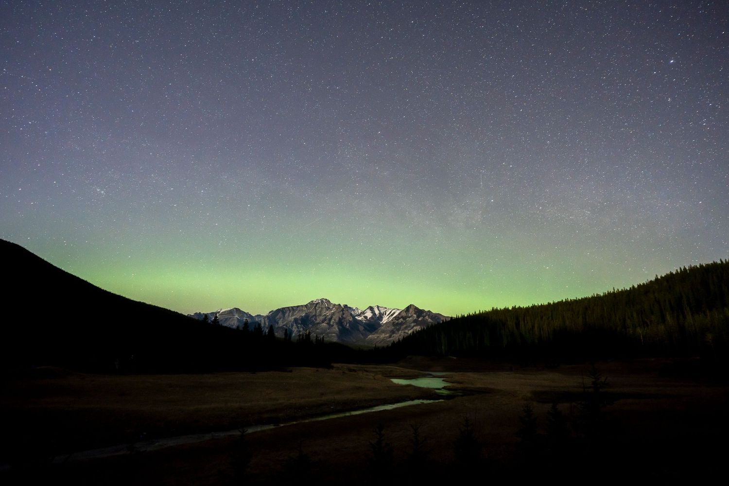 Aurores boréales, Canmore, Alberta, Parc National de Banff.