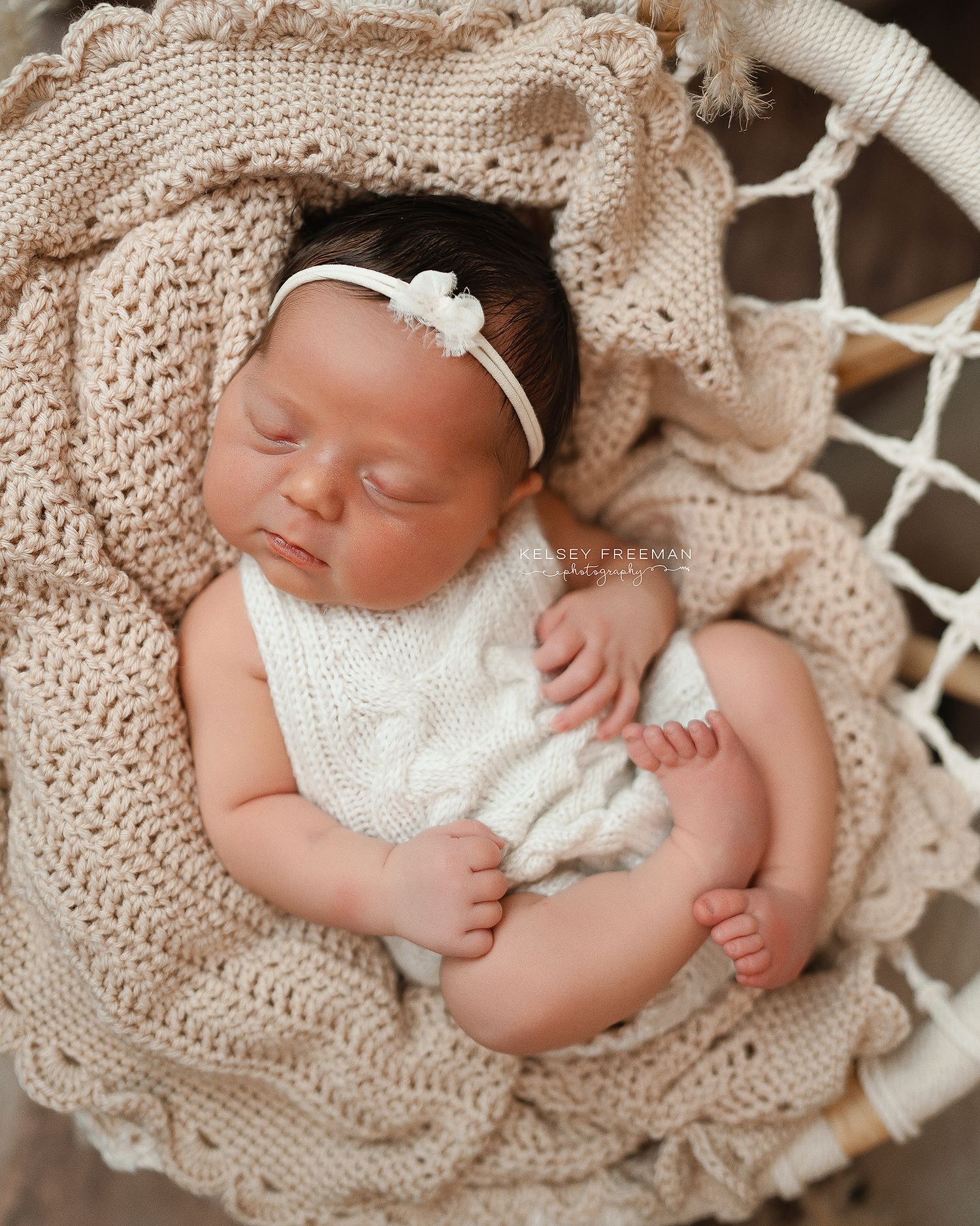Newborn, maternity, & family photography studio located in between Atlanta, Georgia and Birmingham, Alabama with full service photo studio.