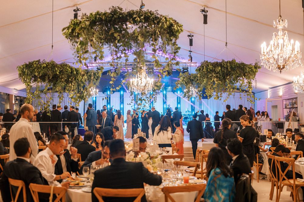 Chandelier-lit wedding evening at Palácio do Correio-Mor photographed by Portugal wedding photographer