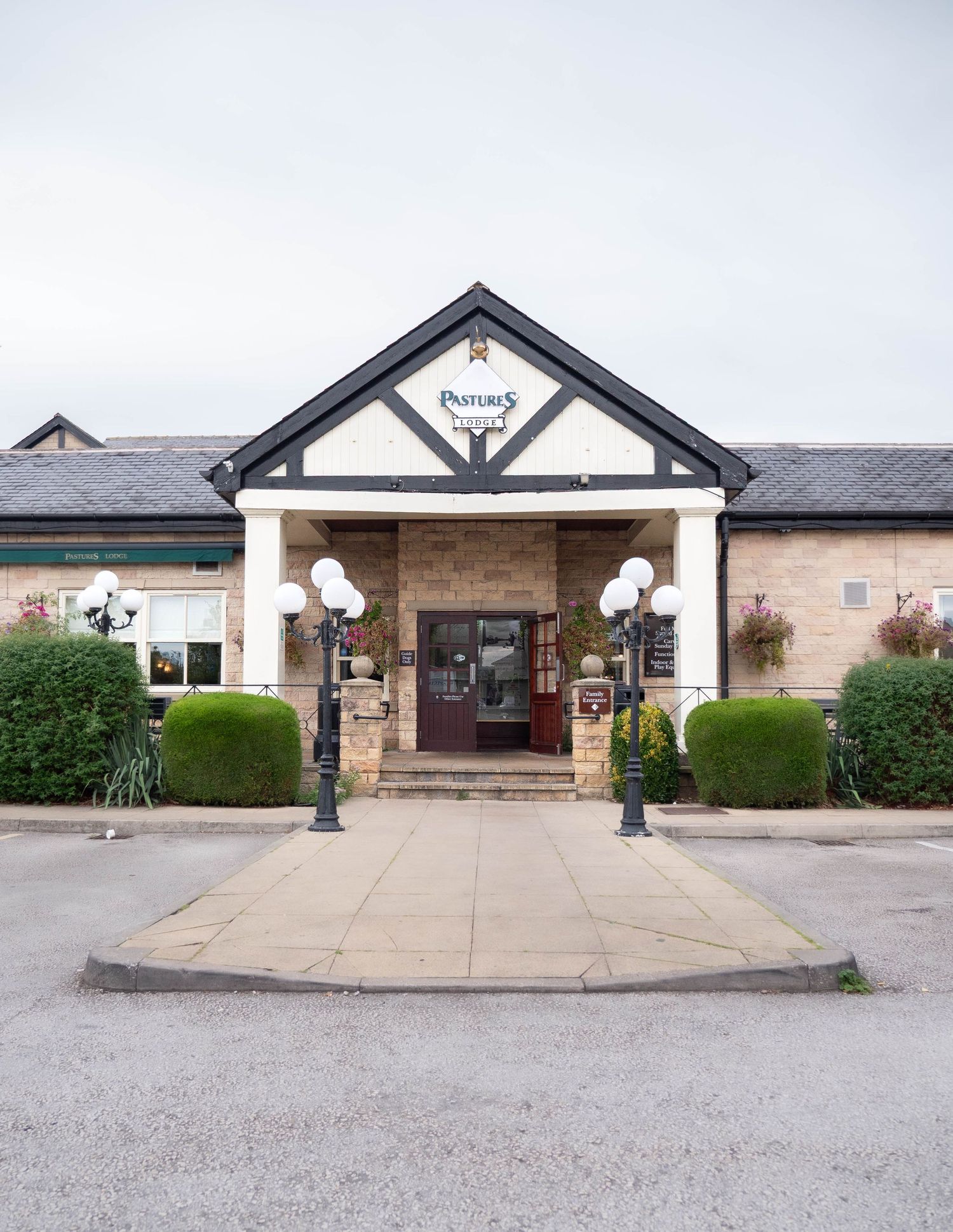wedding photographer
nottingham photographer
derby photographer
dog photographer
equine photographer