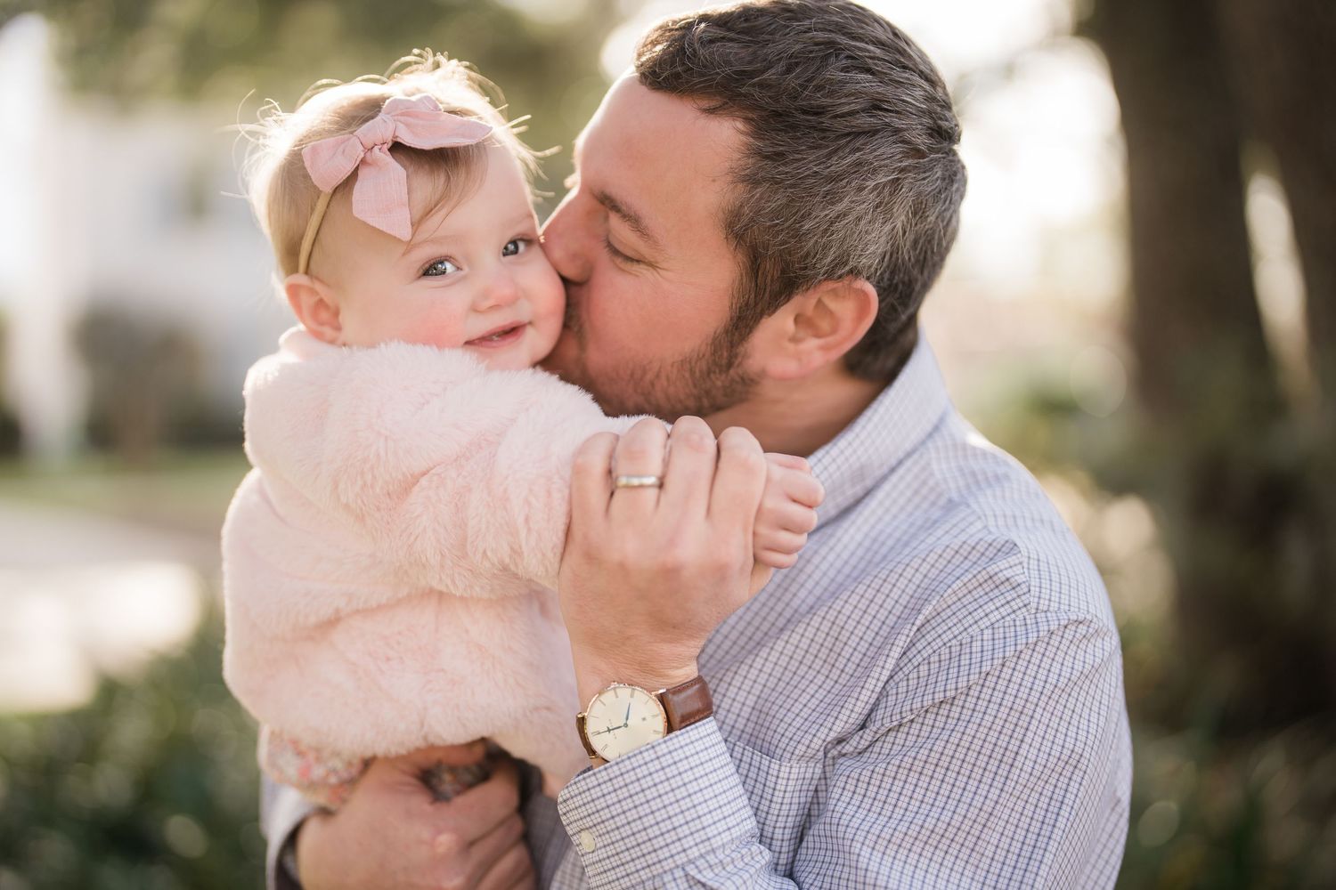 Family session in an Orlando park at golden hour