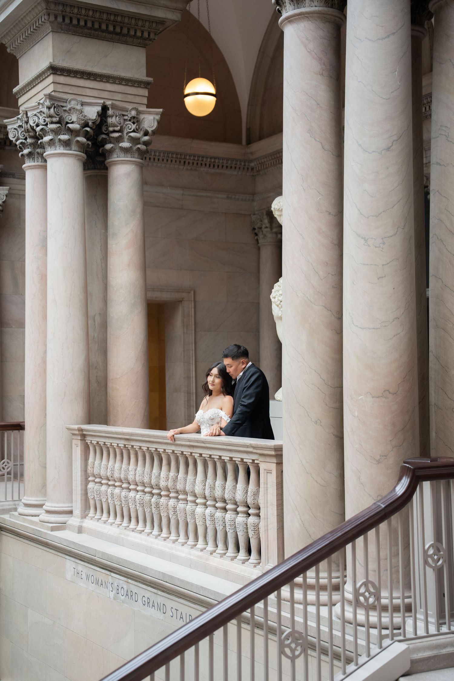 Indoor pre-wedding photoshoot in Chicago Illinois at the Art Institute of Chicago.