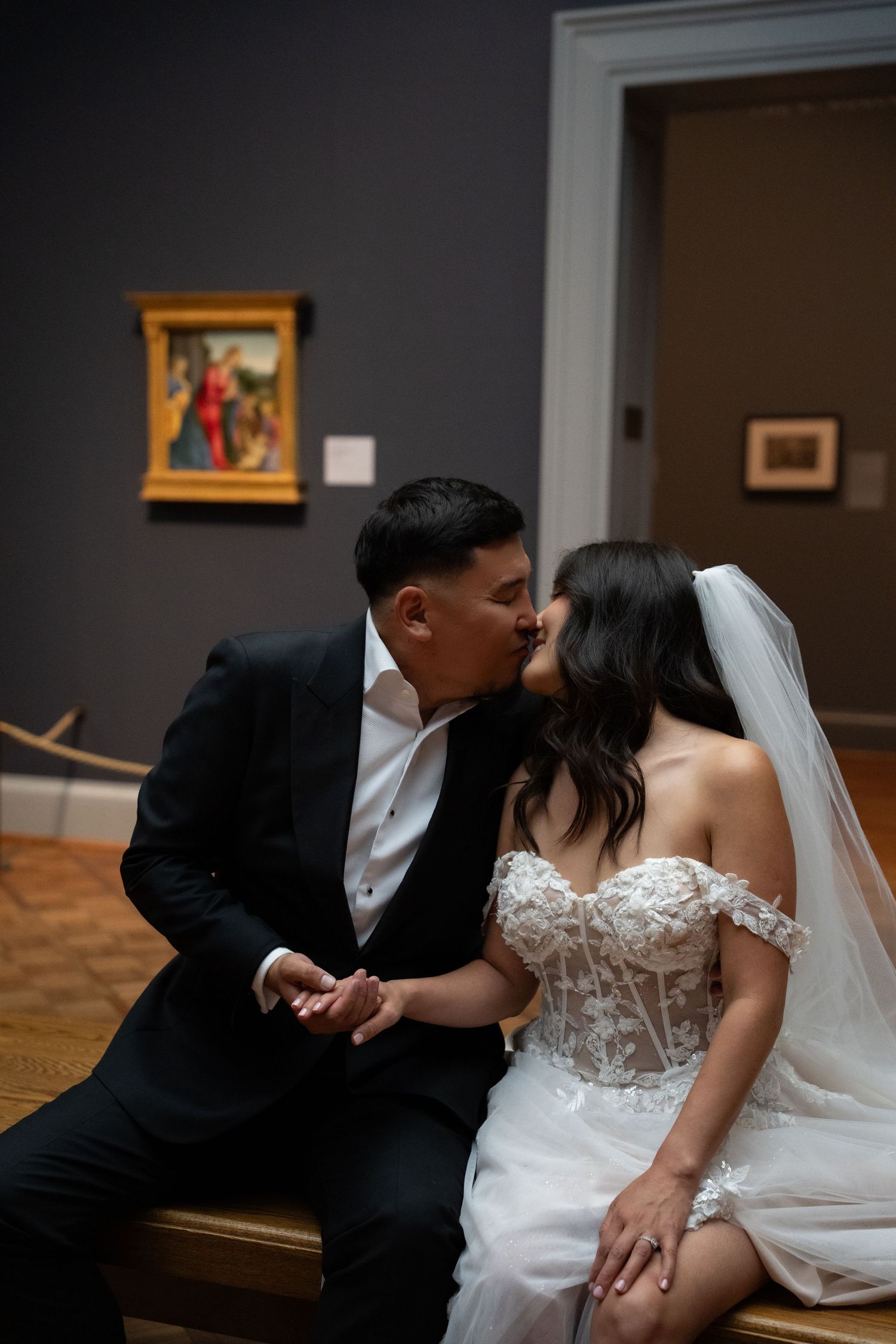 Indoor pre-wedding photoshoot in Chicago Illinois at the Art Institute of Chicago.
