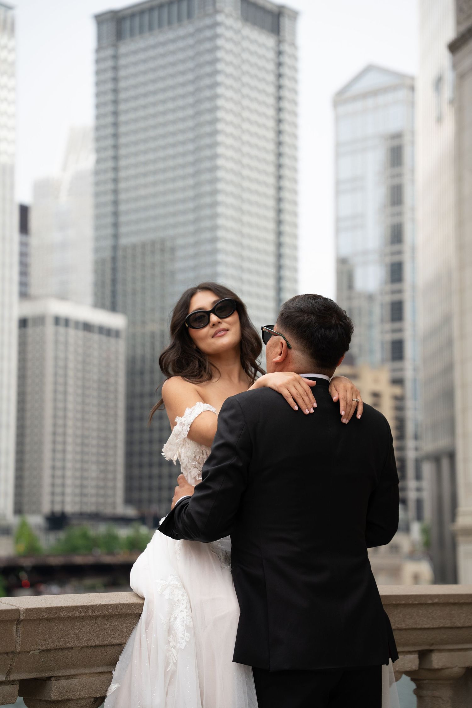 outdoor pre-wedding photoshoot in Chicago Illinois by Michigan lake in downtown Chicago.