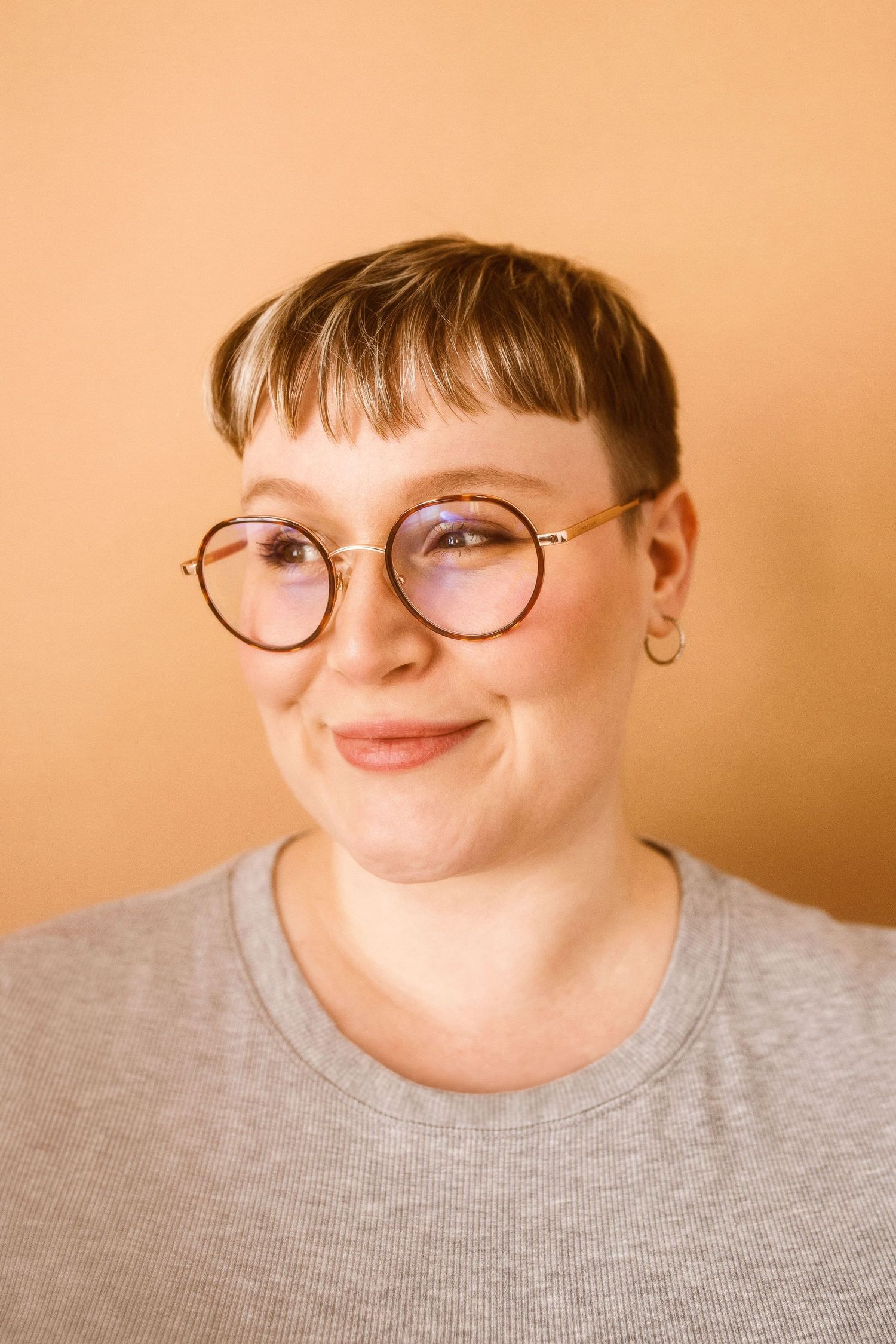 Portrait de Oriana Plongeron, photographe pour les professionnels et associations près de Saint-Étienne dans la Loire