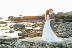 Bröllopsporträtt i Varberg. Bröllopsfotograf Rebecca Nordin.