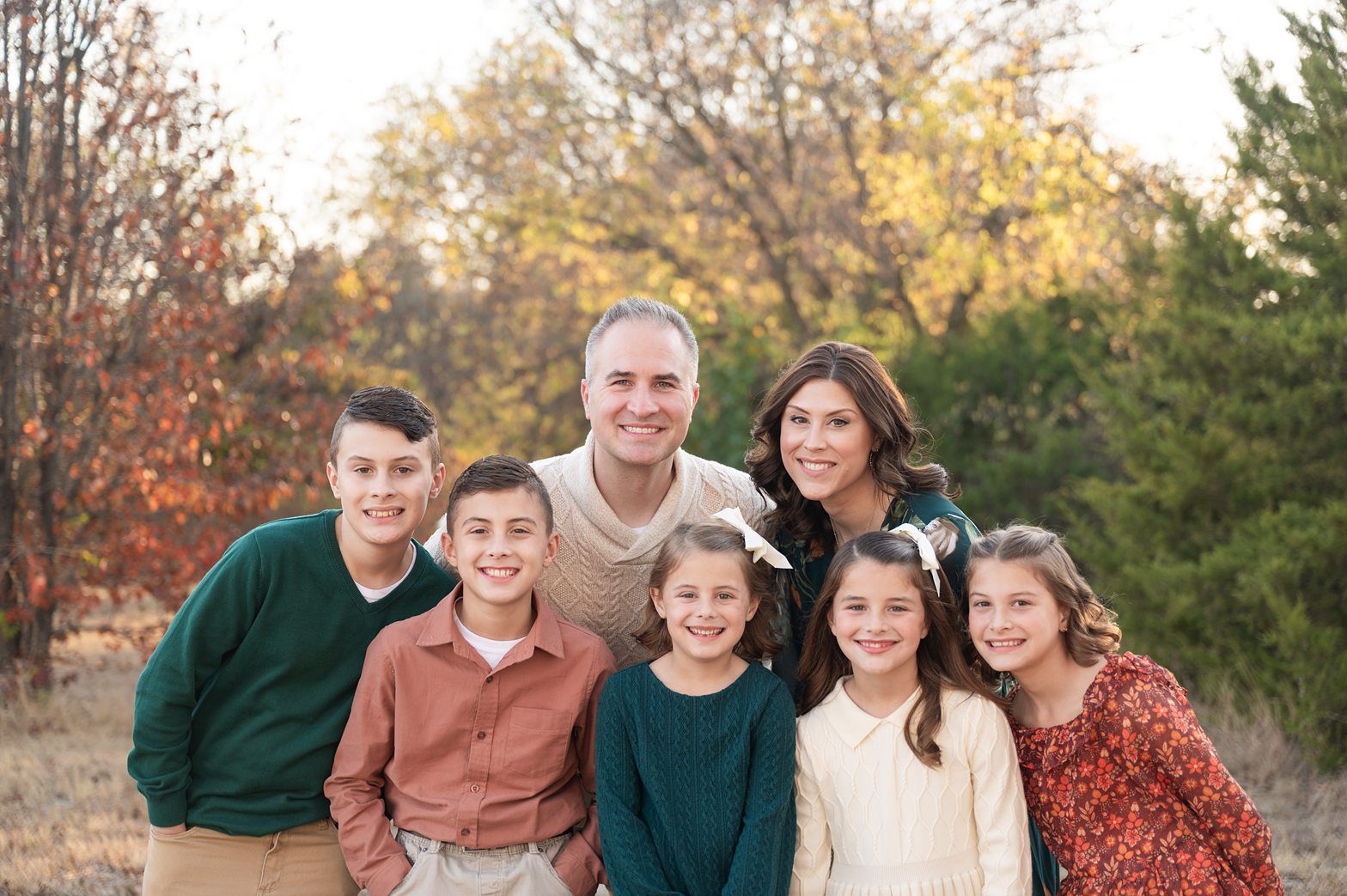 Family of Seven Fall Portrait Session at Private Residence by Bartlesville Family Photographer Kristi Bray