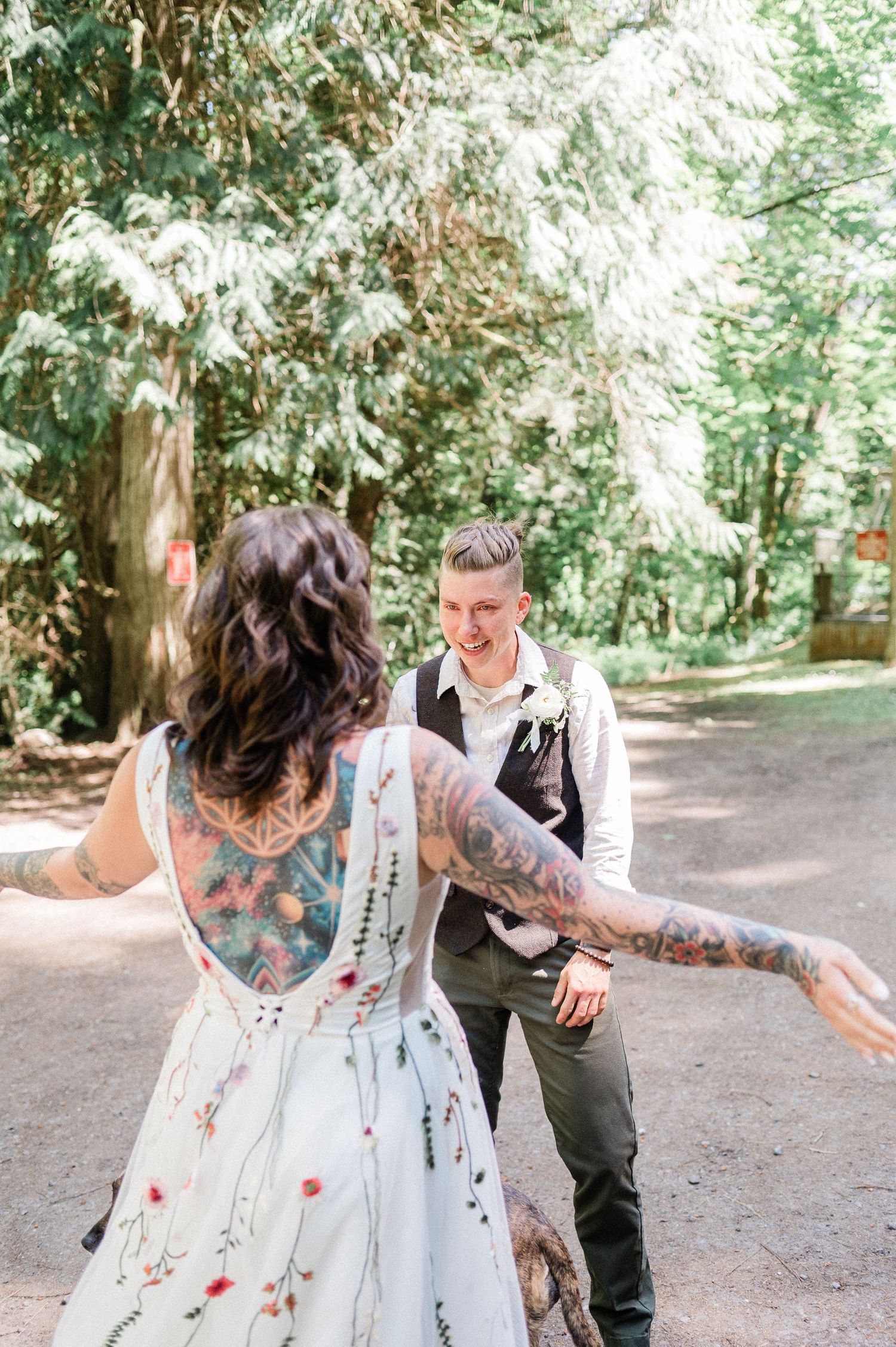 brides see each other for the first time