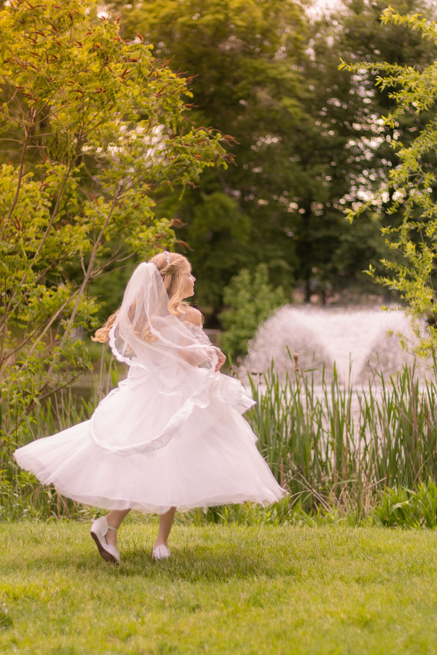 Captured Moments Photography booking prom, graduation, wedding, engagement & event shoots—capturing memorable moments with stunning images.