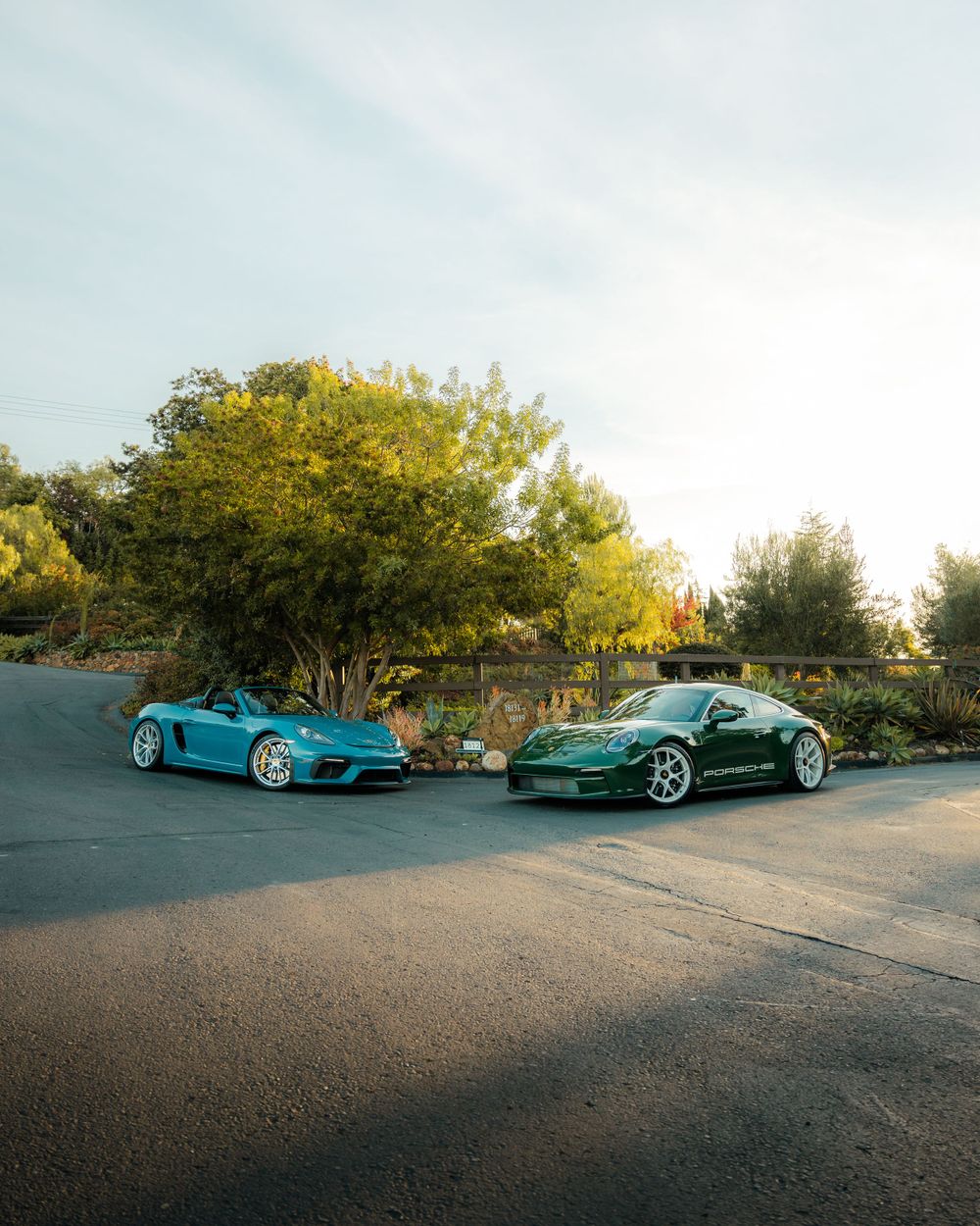 Porsche 911 S/T, Porsche 718 Cayman