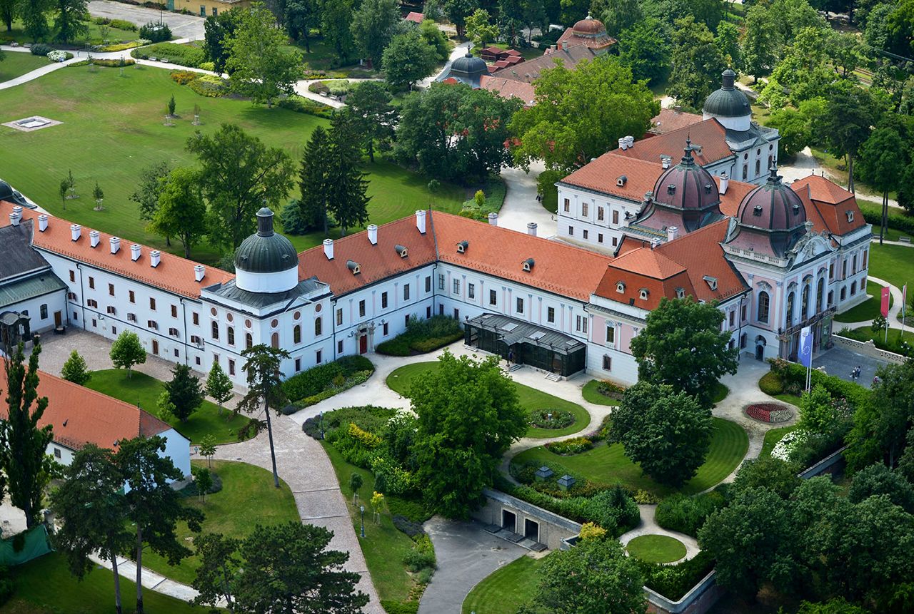kastélyos esküvő