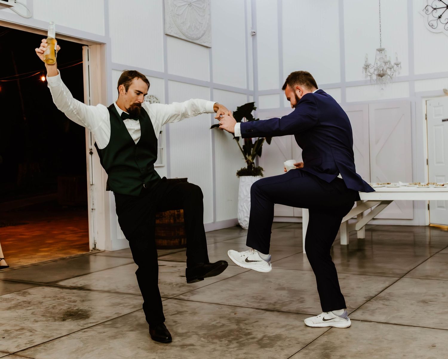 Fun wedding reception dances. Romantic wedding photography Orlando. Florida photo + video wedding packages. Best wedding photographer