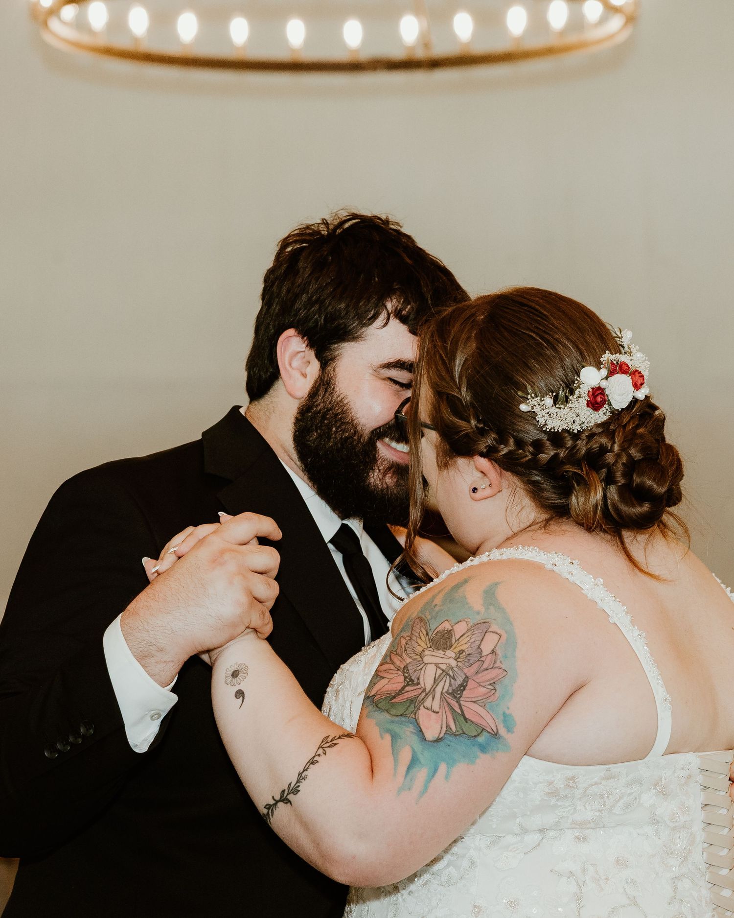 first dance at wedding reception dancing to god bless the broken road by rascal flatts. bride and groom dance. Florida wedding DJ. Lithia FL