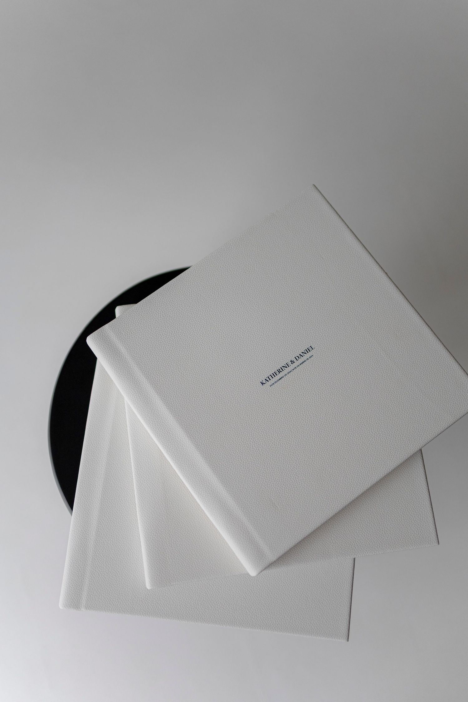 Álbum de fotos minimalista branco
