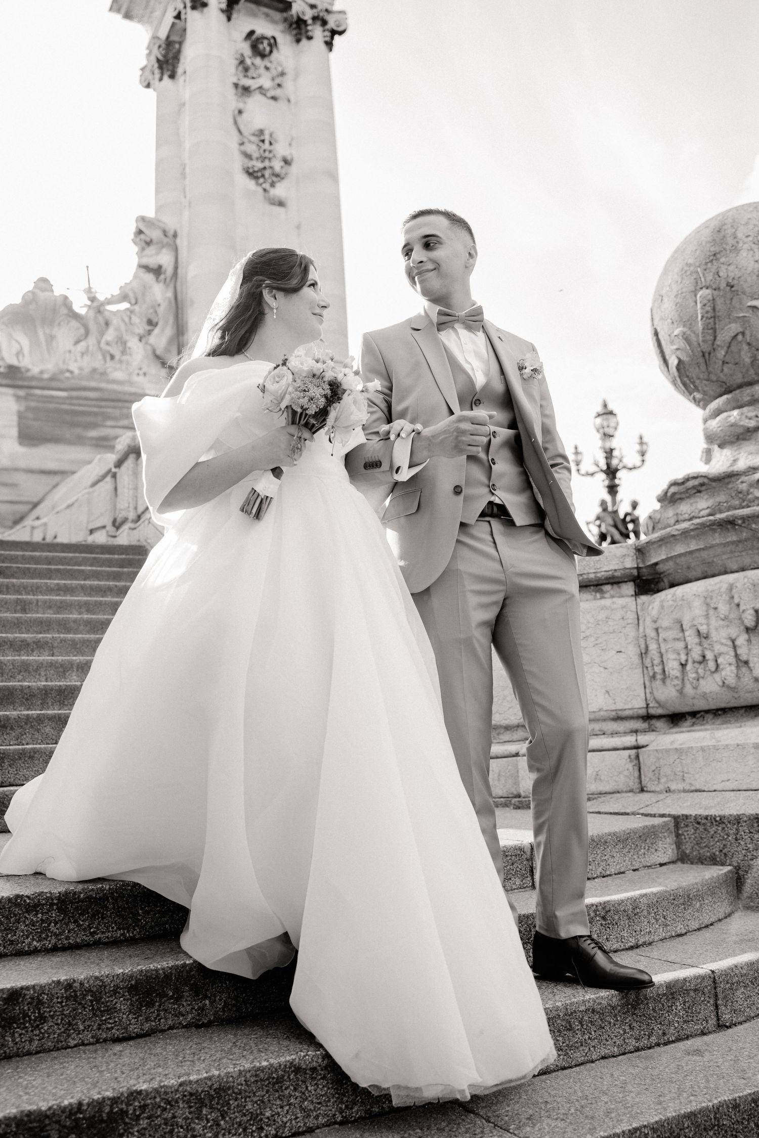 Photographe de mariage yvelines
photographe de mariage poissy 
photographe poissy
créatrice de contenu mariage 
pont Alexandre iii couple