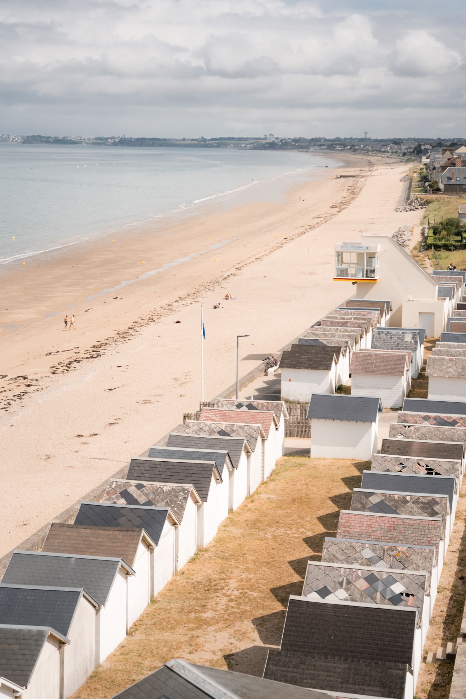 Cabines de Carolles dans le département de la Manche en Normandie - Cotentin.