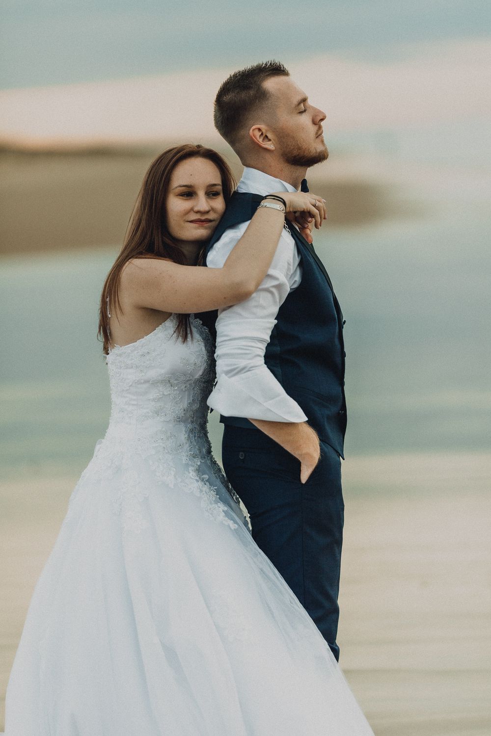 Photographe de mariage capturant des instants sincères et intemporels avec une approche artistique, élégante et naturelle.