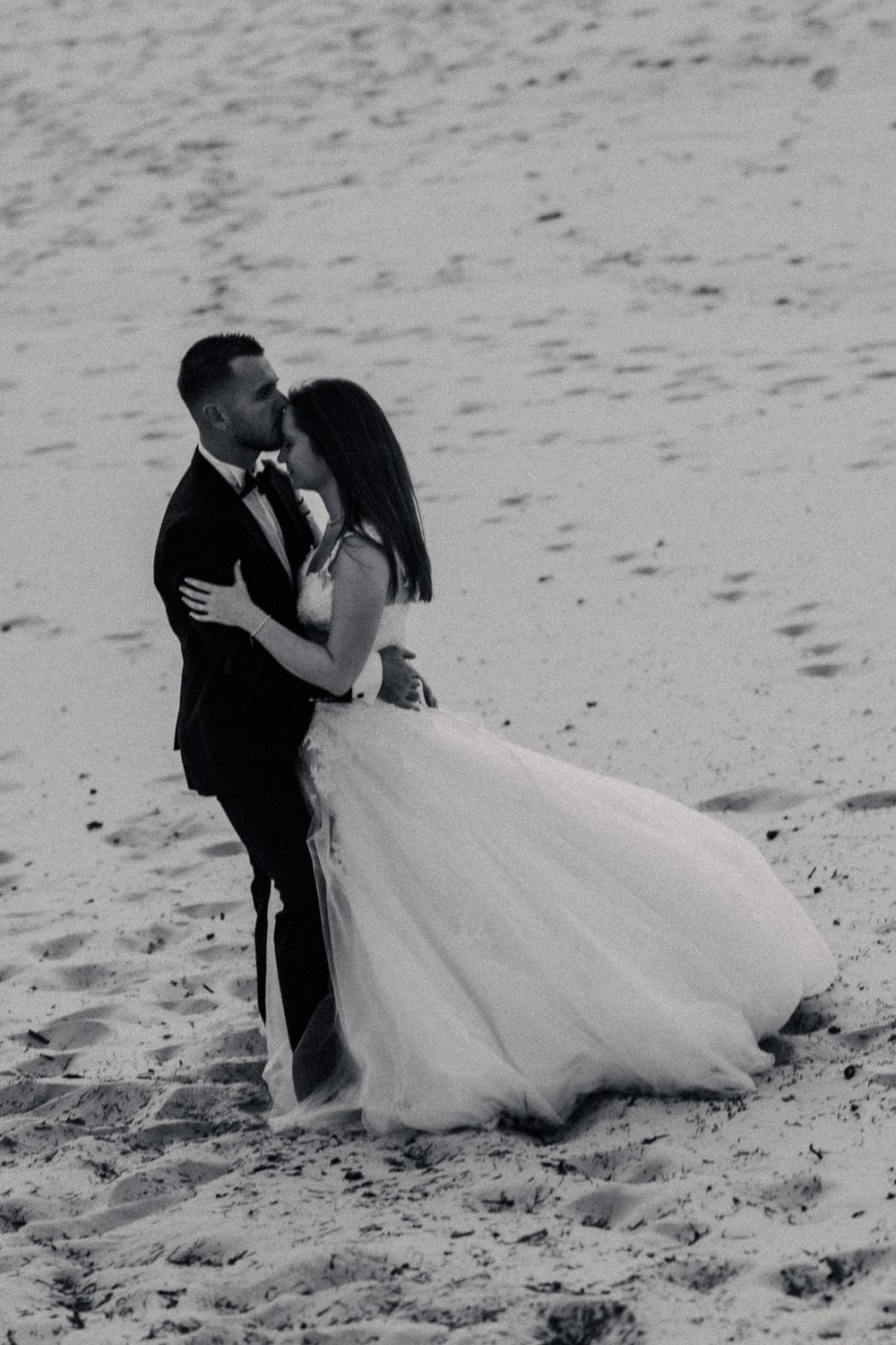Photographe de mariage capturant des instants sincères et intemporels avec une approche artistique, élégante et naturelle.