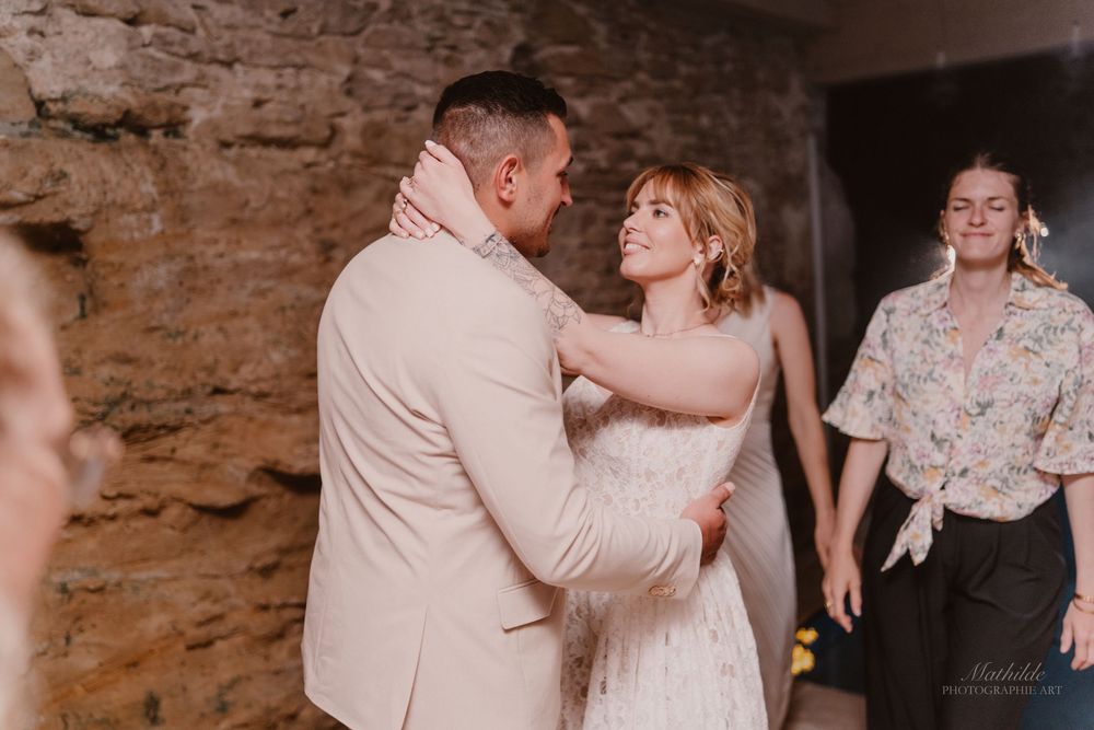 photographe mariage Drôme Isère Valence
reportage mariage
photo de mariage naturelle
séance photo couple mariage
photographe mariage luxe bo