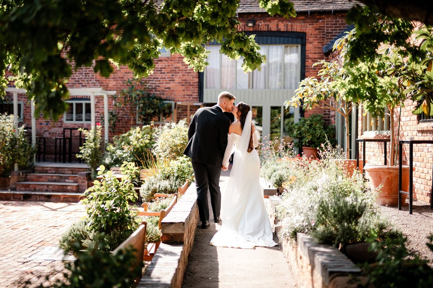curradine barns wedding photographer