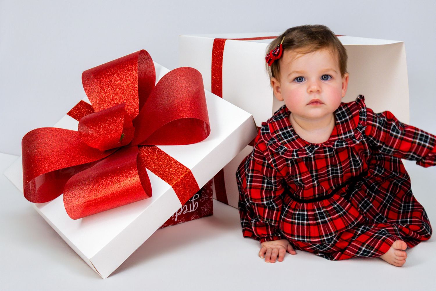 You only get one first Christmas! Quick, book a Christmas photoshoot today. Affordable, unique and conveniently located in Central!