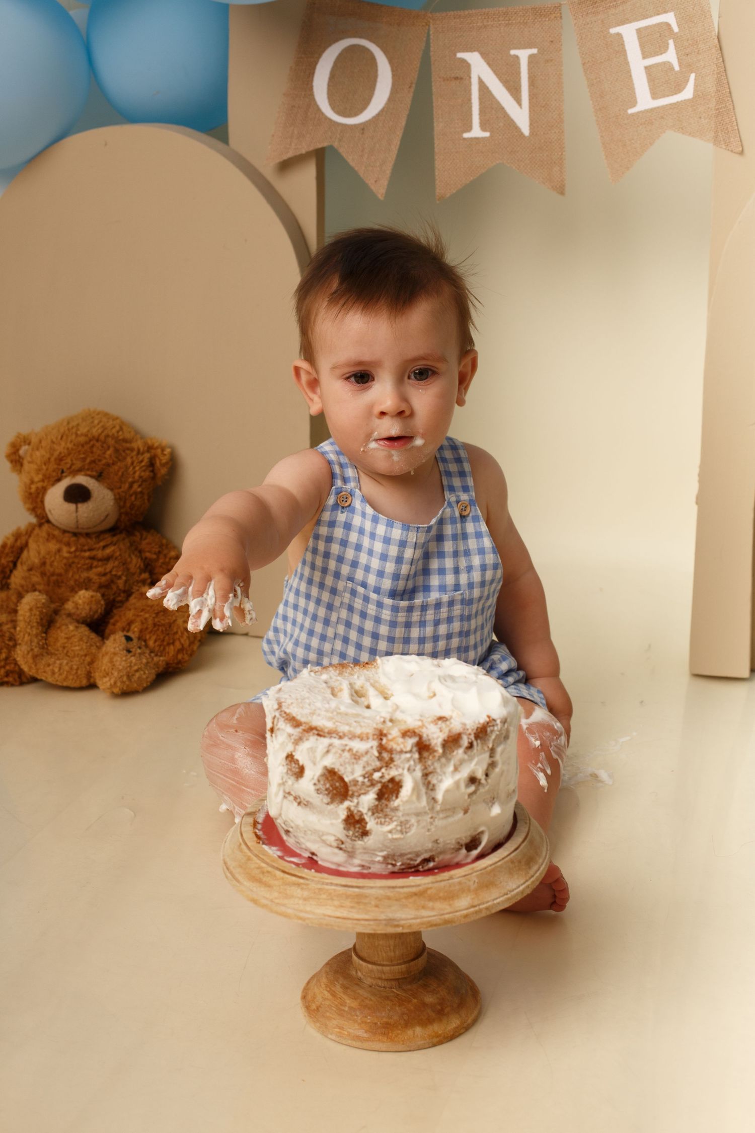 SMASH CAKE, FOTOS DE CUMPLEAÑOS, CUMPLEAÑOS NIÑOS, ESTUDIO DE FOTOS EN MADRID, SMASH THE CAKE PHOTOGRAPHY, PRIMER AÑITO, YA CUMPLE UNO, BEBÉ