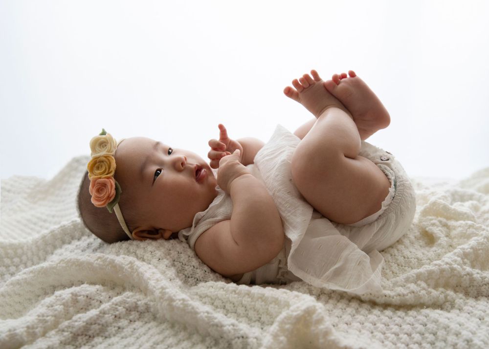 Hong Kong newborn, baby and family photographer Lullaby Images offering both in home and studio photo shoots