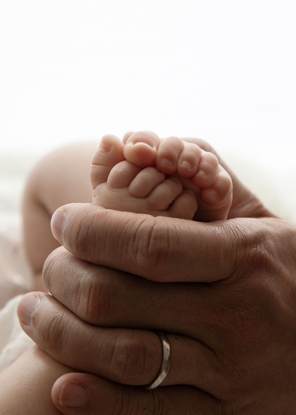 Hong Kong newborn, baby and family photographer Lullaby Images offering both in home and studio photo shoots