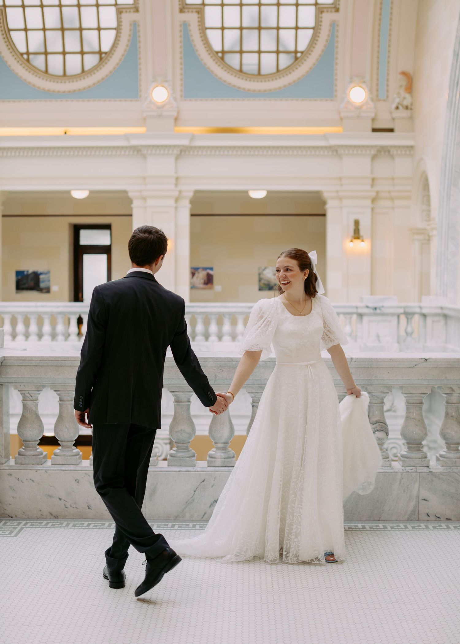 Utah wedding photographer capturing Utah State Capitol bridals