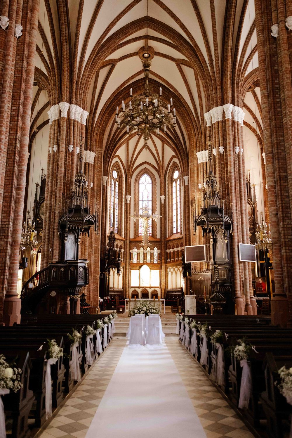 Monumentalny kościół i ceremonia ślubna Mazowieckie