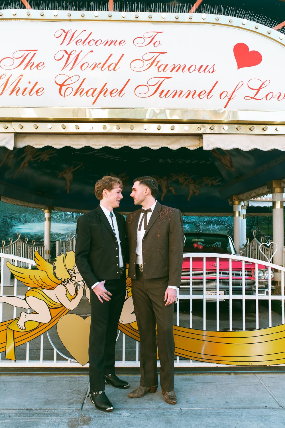 Las Vegas sign elopement