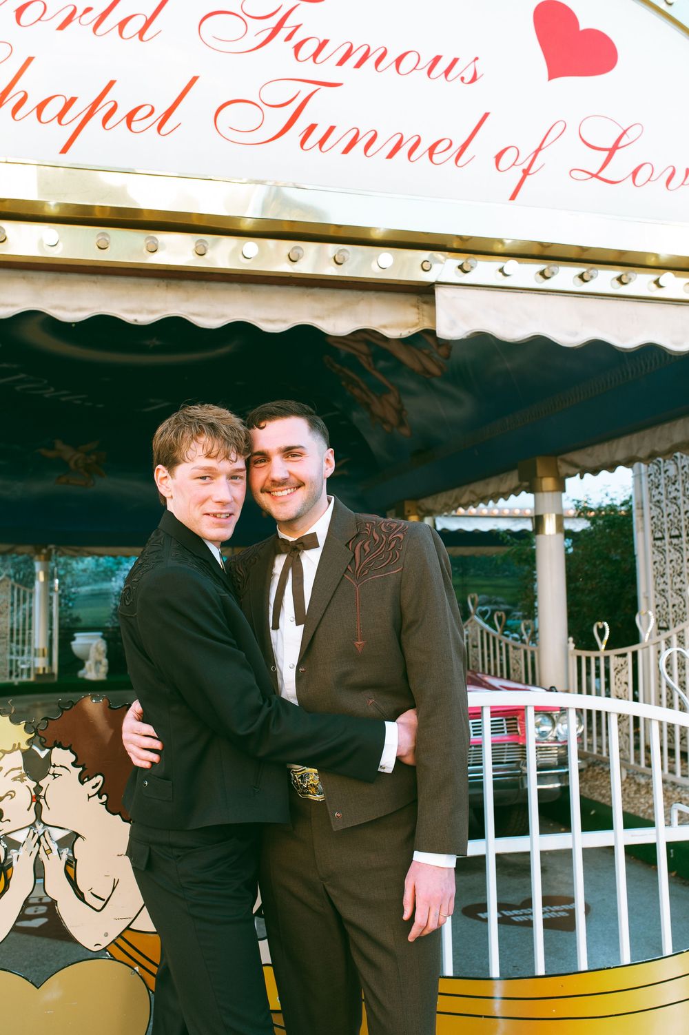 Las Vegas sign elopement