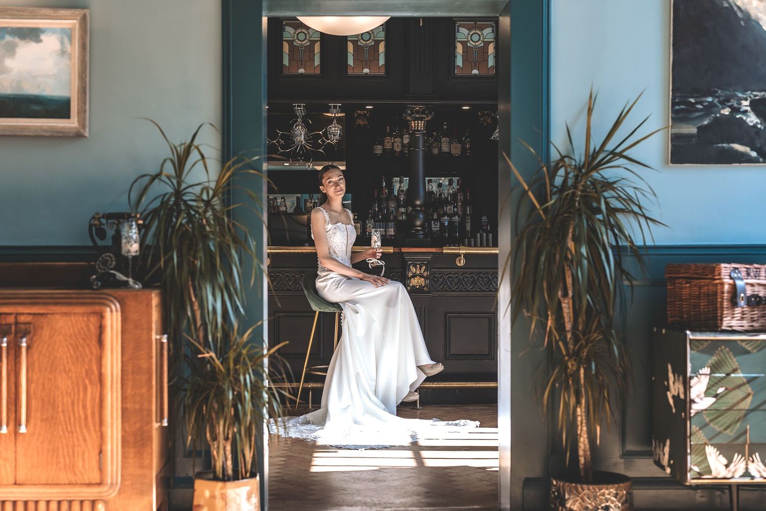 Charlotte House a Lincoln wedding venue ideal for relaxed wedding photography