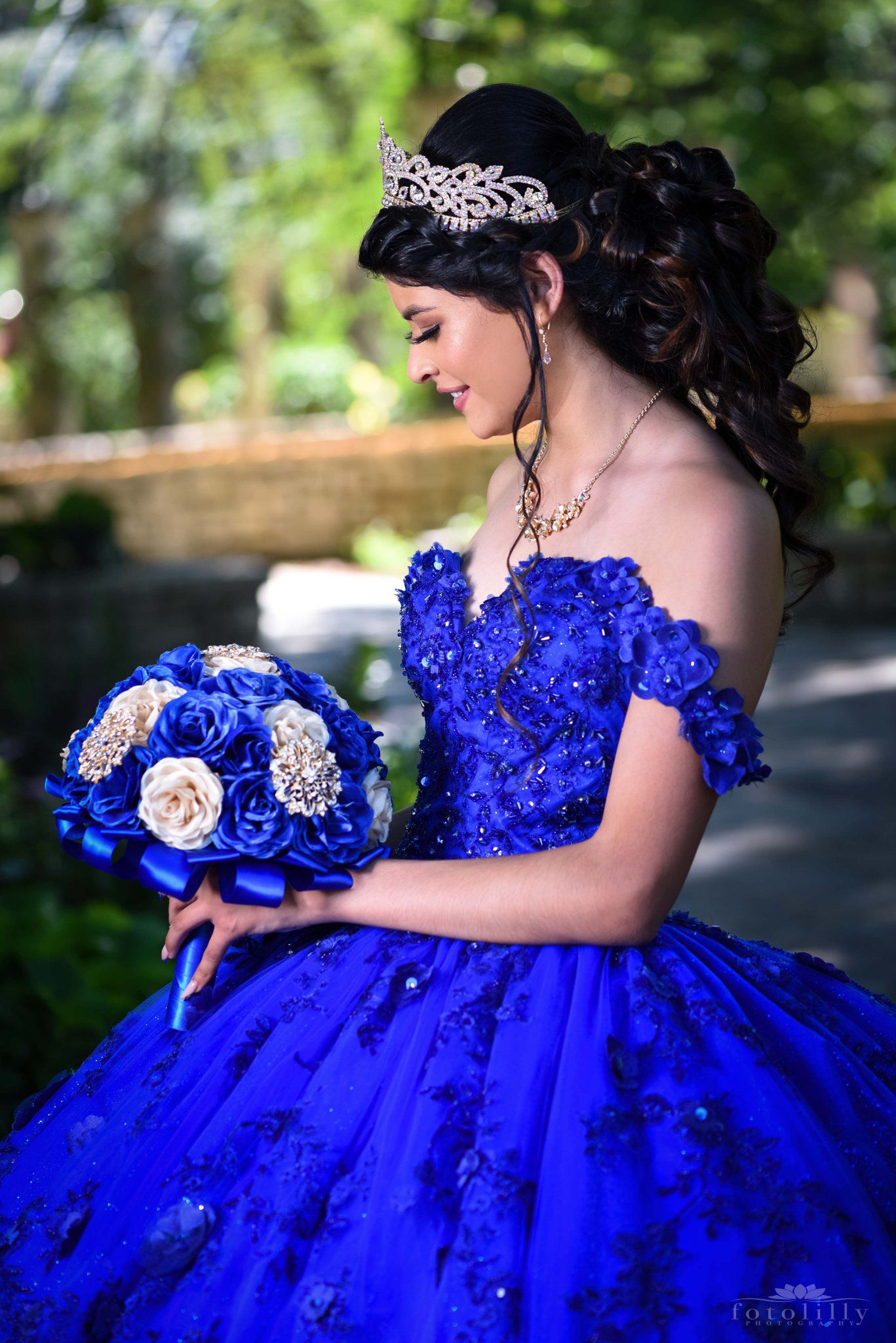 Dallas Fort Worth quinceañera horse photography at Rancho de las 4 Riatas in Grand Prairie by Fotolilly Photography experts today