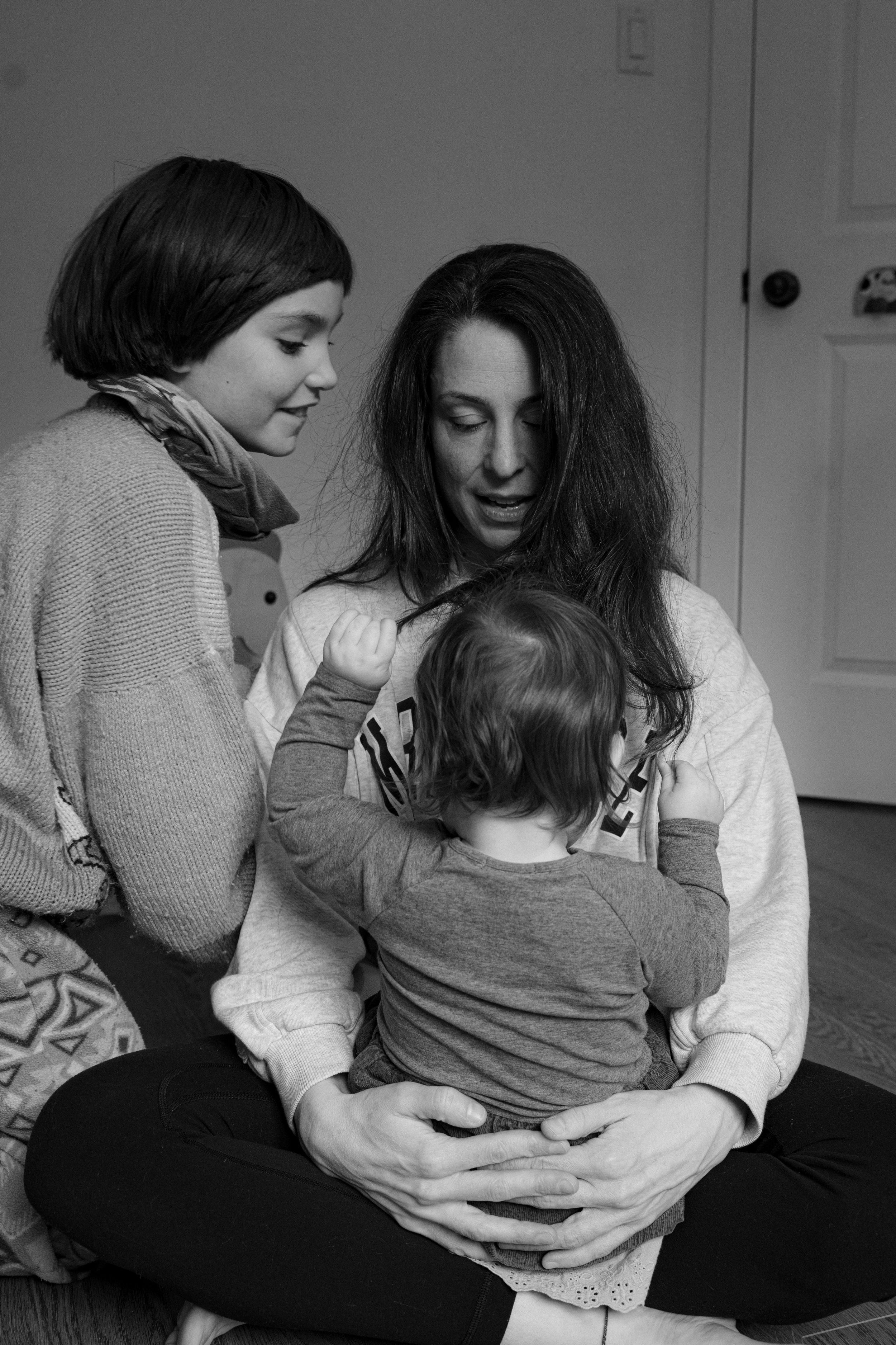 Photographie, séance photographique d'une famille. Approche documentaire au domicile à Sherbrooke, en Estrie. Enfants