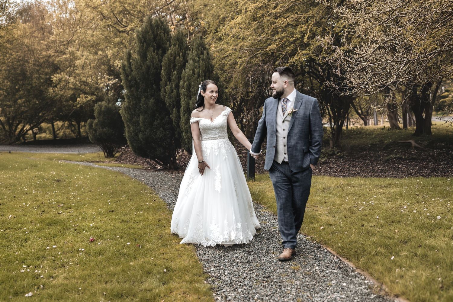 Natural documentary wedding photography during a wedding day