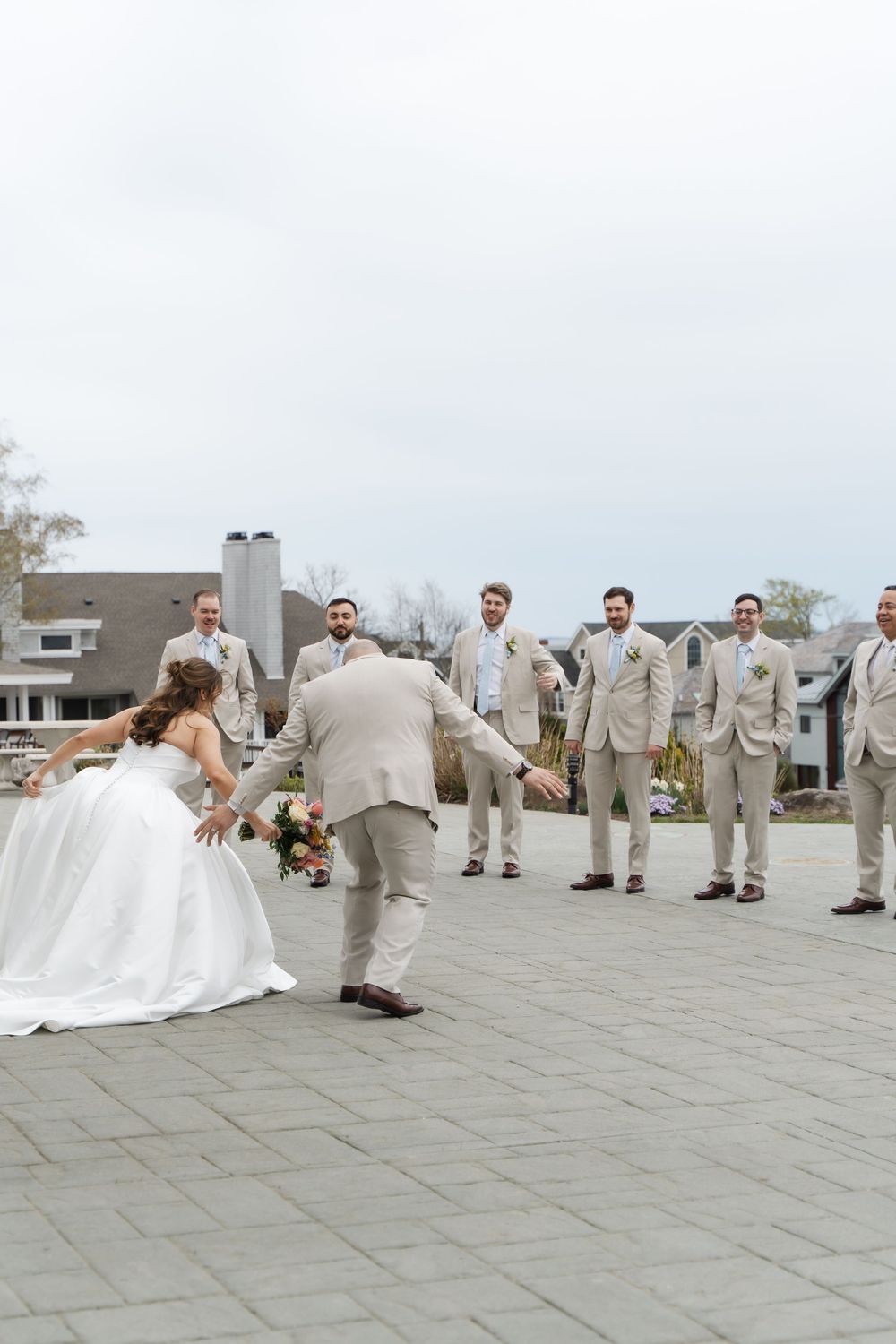 waters edge resort in connecticut bridal party photos