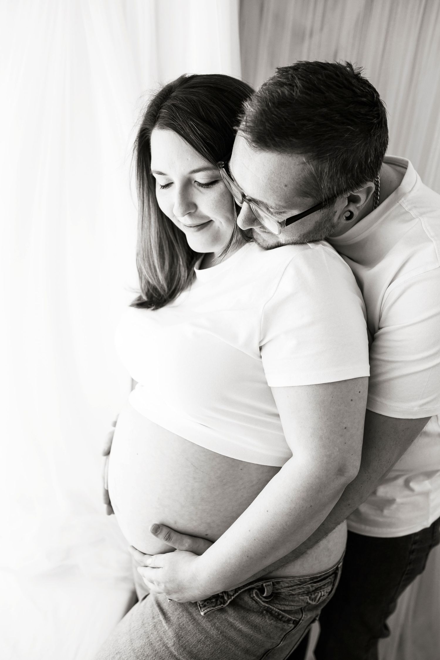 lifestyle maternity shoot bump portrait by little wonderland photography widnes cheshire