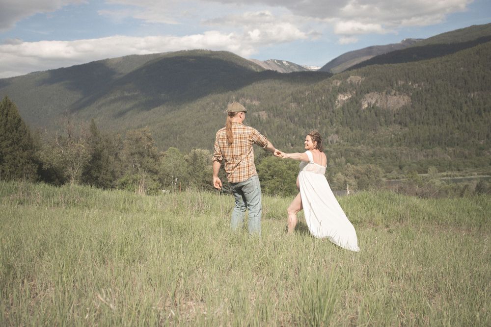 Slocan Valley Maternity Photography. Nelson BC Maternity