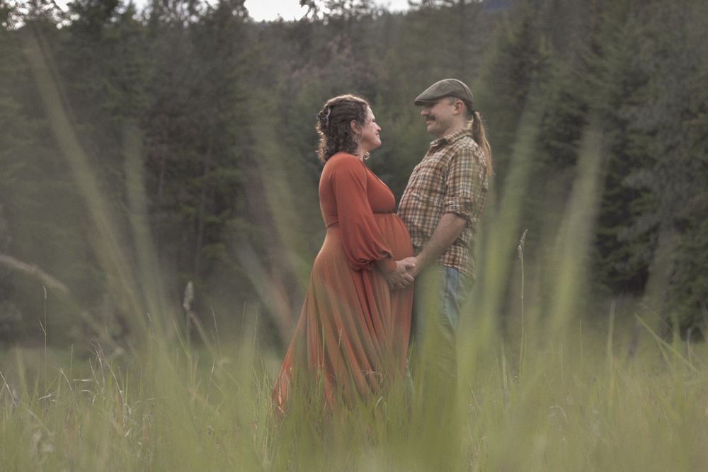 Slocan Valley Maternity Photography. Nelson BC Maternity