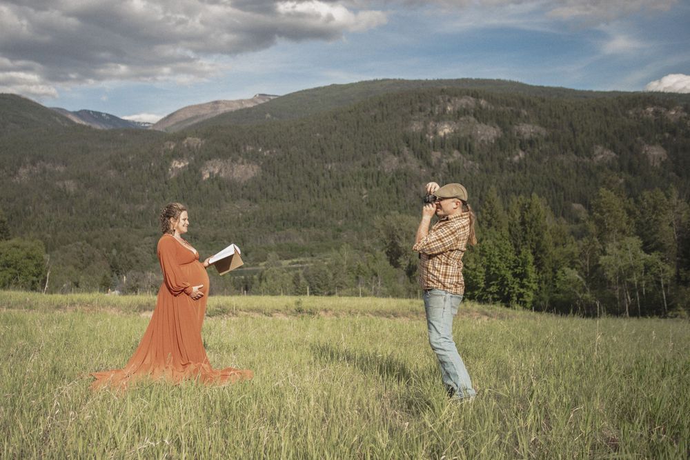Slocan Valley Maternity Photography. Nelson BC Maternity