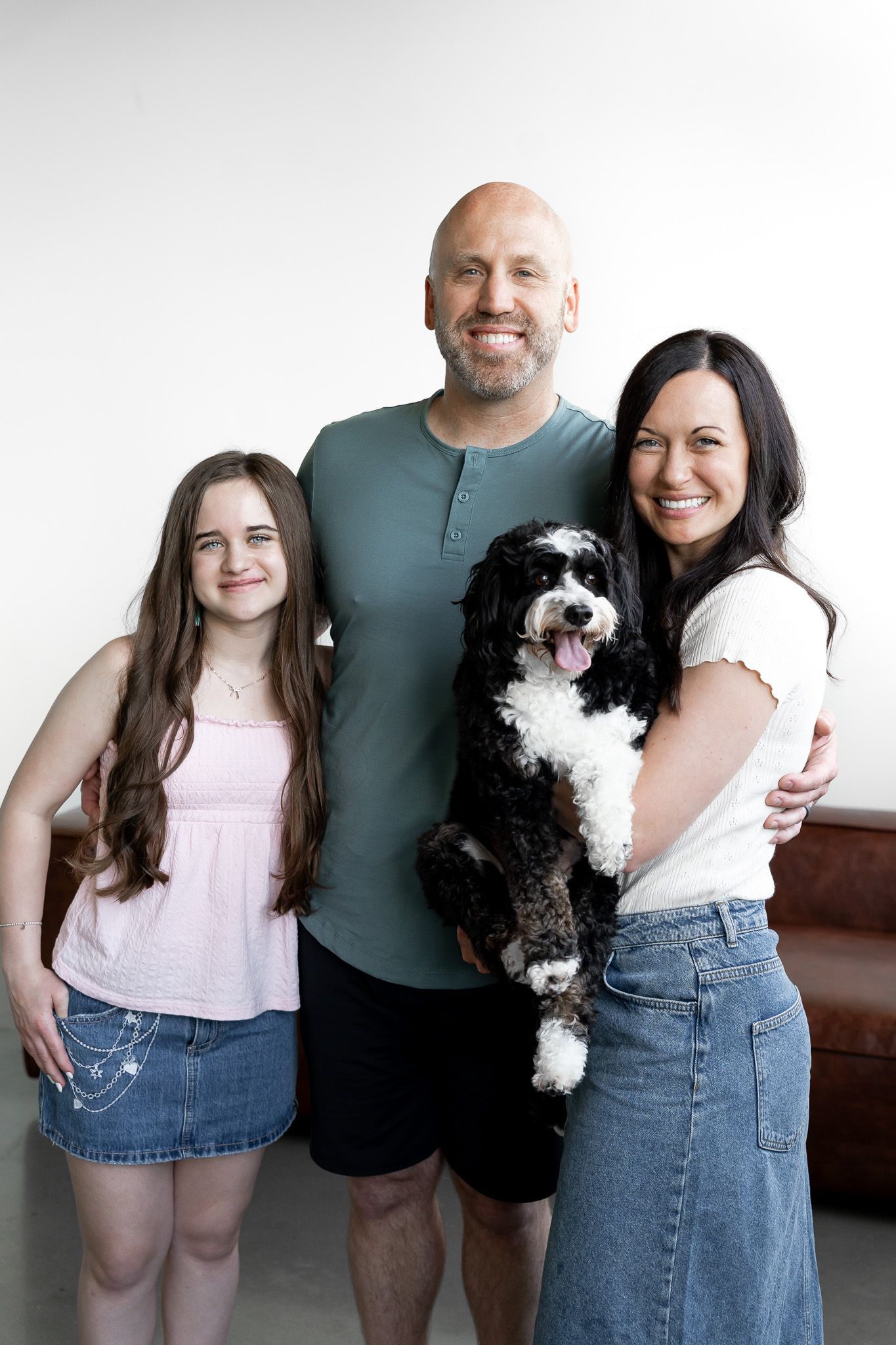 Lansing family portraits with dog