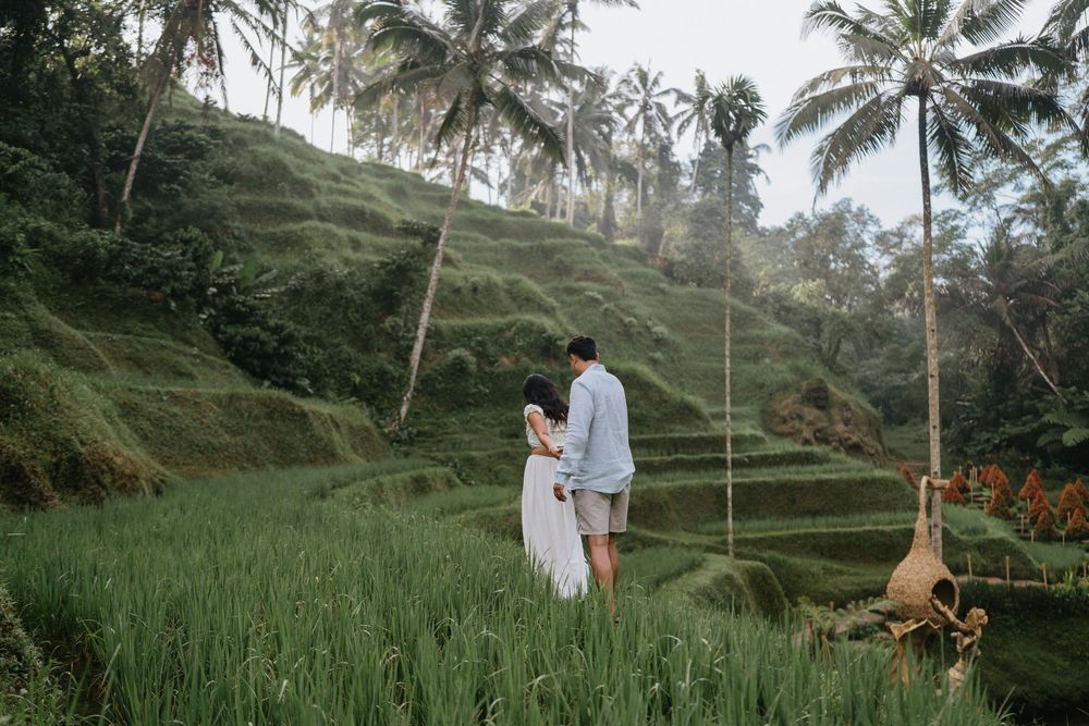 Romantic couple photography at Alas Harum Ubud.