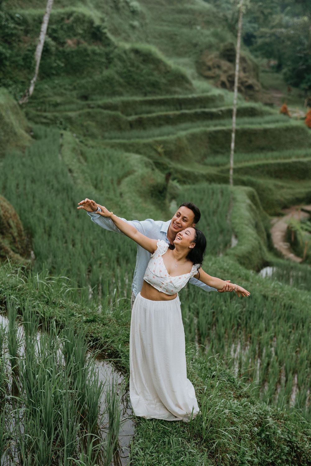 Couple photoshoot overlooking the rice terraces at Alas Harum.